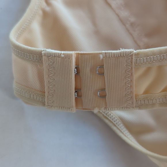 Front Closure Wirefree Mesh Sports Bra LARGE Creamy Nude - Picture 4 of 10